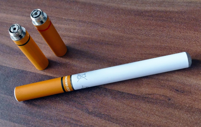 e-cigarette-ROQUEFORT LES PINS-min_electronic_cigarette_e_cigarette_nicotine_vapor_vaporizer_smoke_tobacco-663282